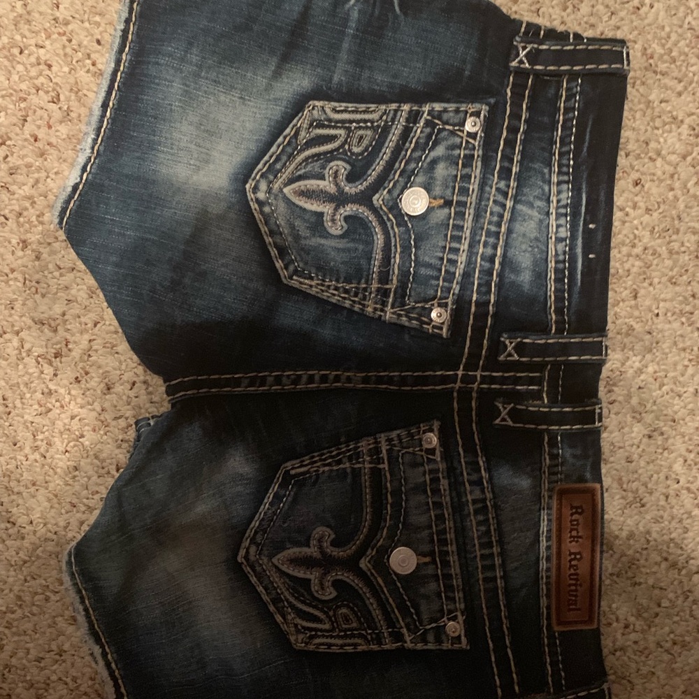 Shorts - Picture 2 of 4